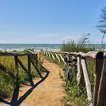 Апартаменты For Your Getaway Near The Beach-beahost
