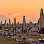 For Your Getaway Near The Beach-beahost Апартаменты