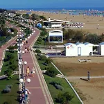 Апартаменты For Your Getaway Near The Beach-beahost *