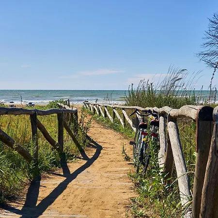 Apartament For Your Getaway Near The Beach-beahost