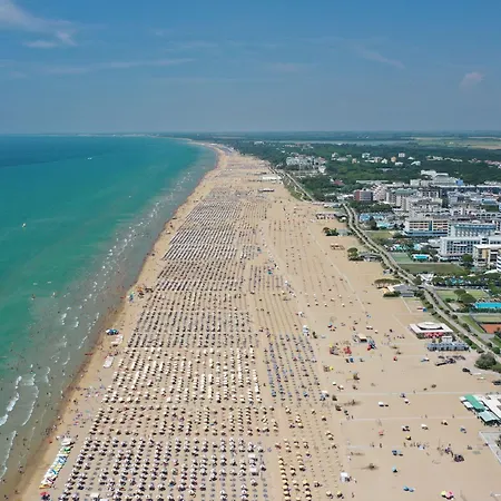 Apartament For Your Getaway Near The Beach-beahost