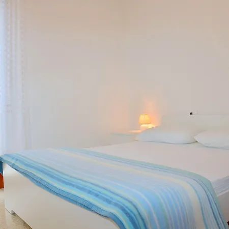 Apartament For Your Getaway Near The Beach-beahost *